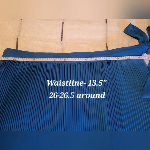 SUGAR LIPS Vibrant Blue Pleated Skirt S - Picture 9 of 10